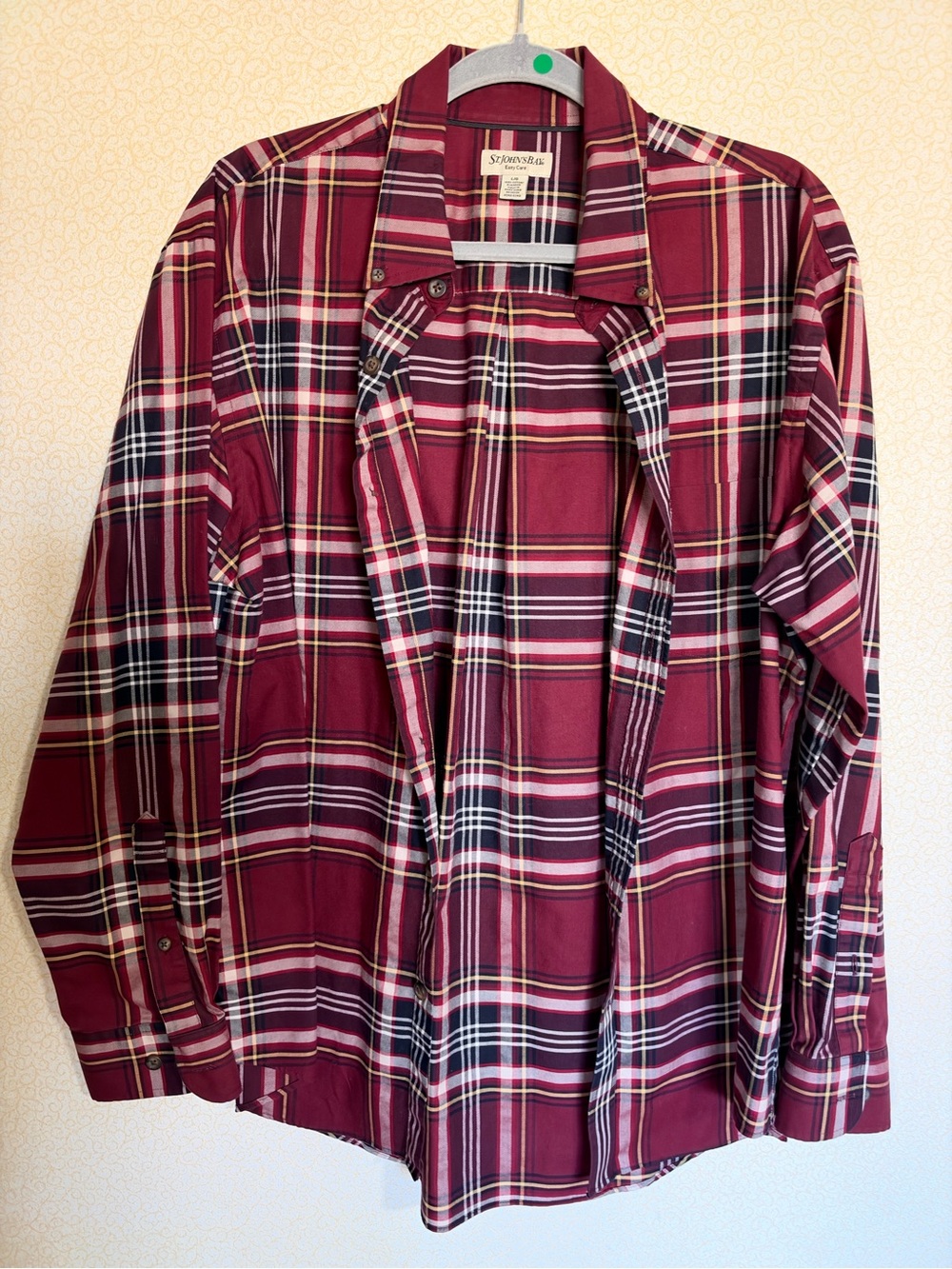 St. John’s Bay Men’s Large Burgundy Plaid 100% Cotton Long Sleeve Button Down